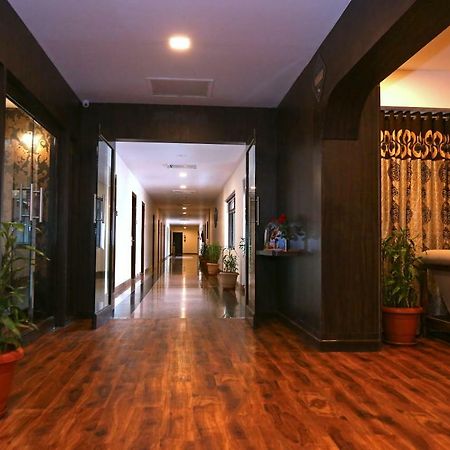 Hotel Shantidoot, Dadar Malad Bagian luar foto