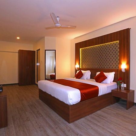 Hotel Shantidoot, Dadar Malad Bagian luar foto