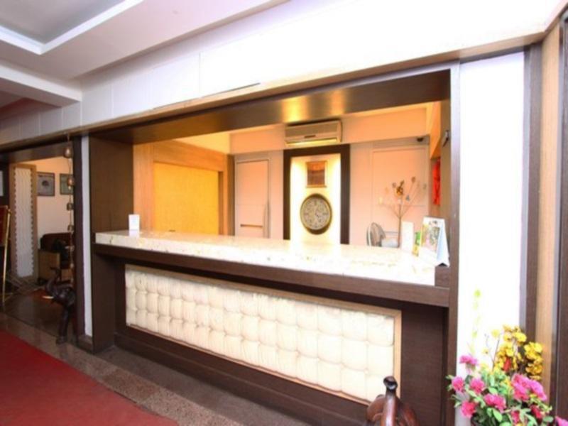 Hotel Shantidoot, Dadar Malad Bagian luar foto