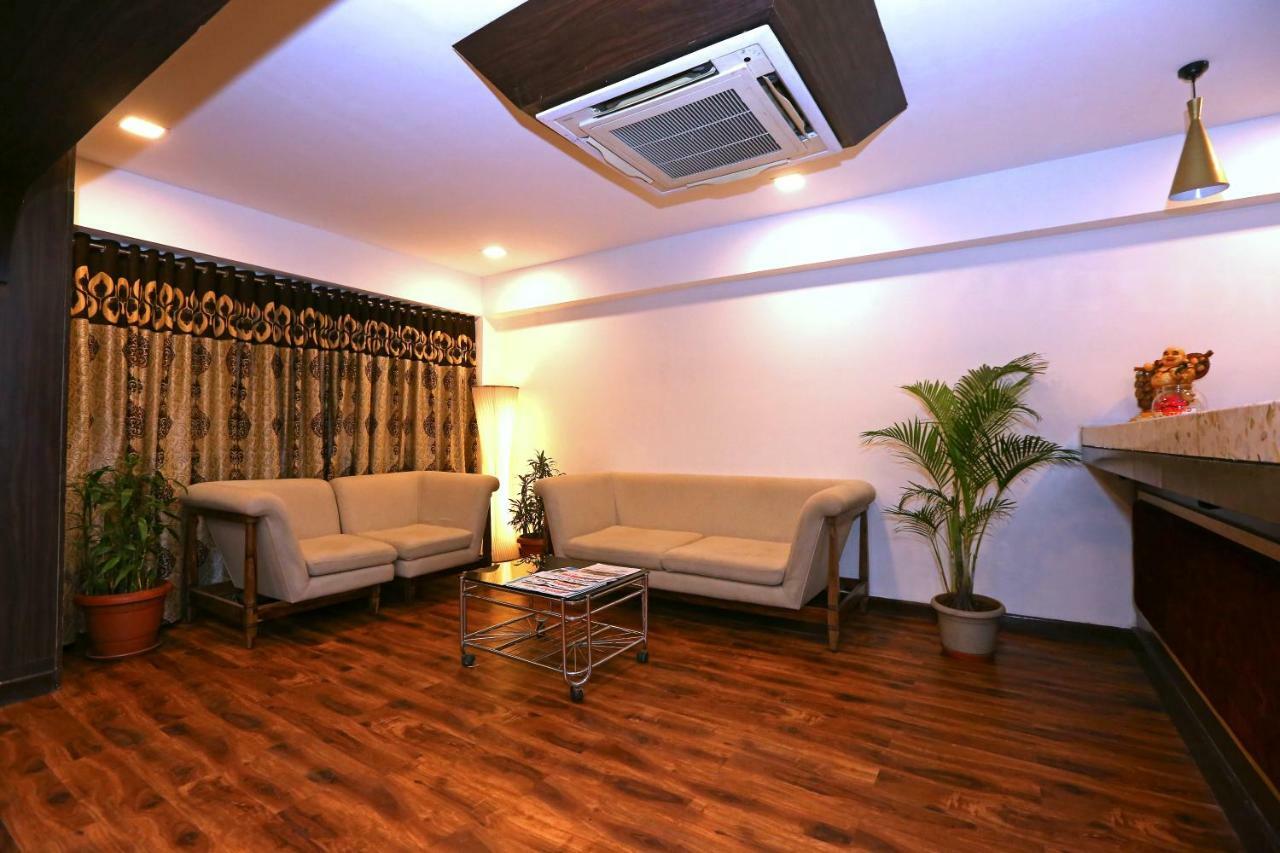 Hotel Shantidoot, Dadar Malad Bagian luar foto