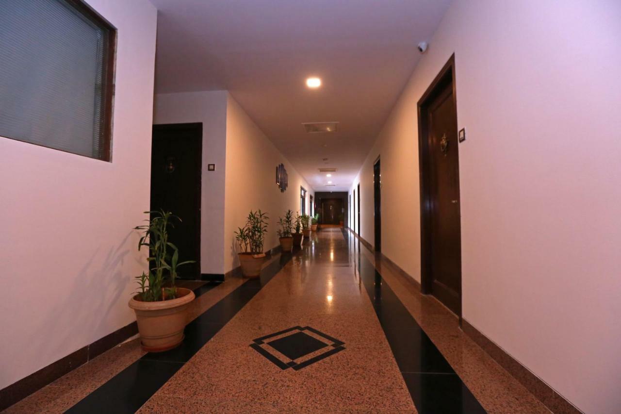 Hotel Shantidoot, Dadar Malad Bagian luar foto