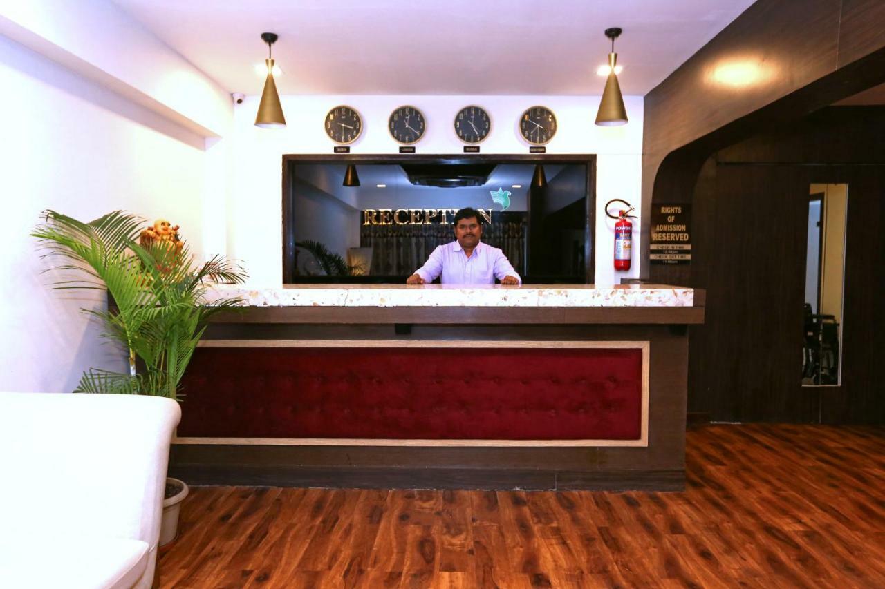 Hotel Shantidoot, Dadar Malad Bagian luar foto