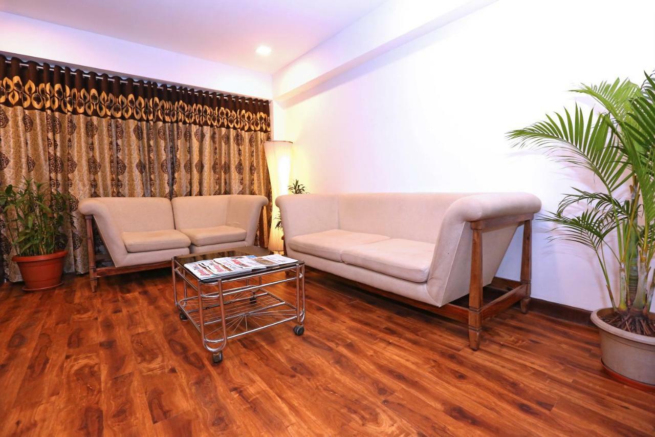Hotel Shantidoot, Dadar Malad Bagian luar foto