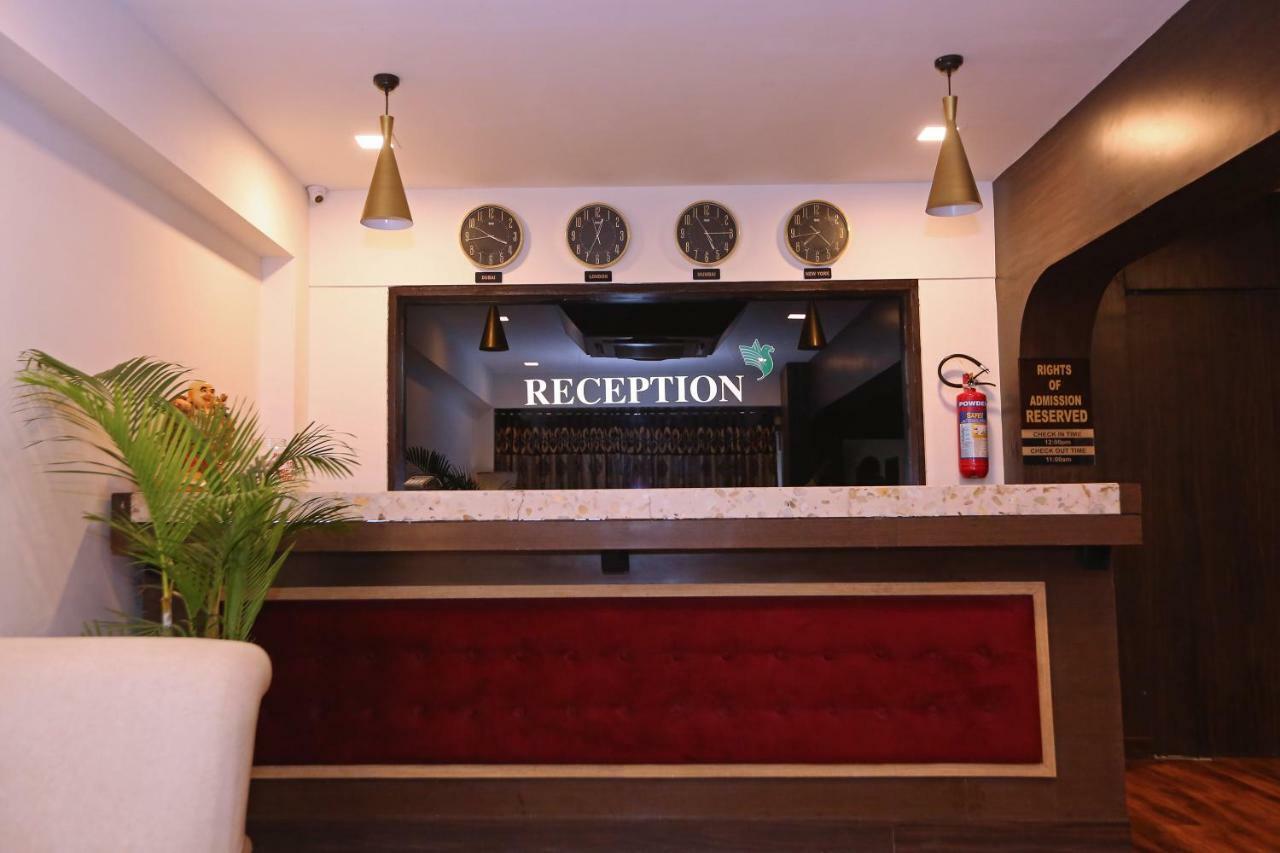 Hotel Shantidoot, Dadar Malad Bagian luar foto